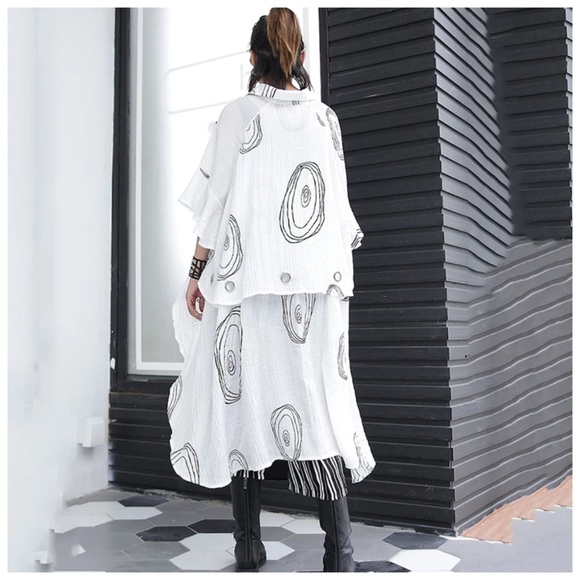 White & Black Layered High Low Top - Picture 3 of 8